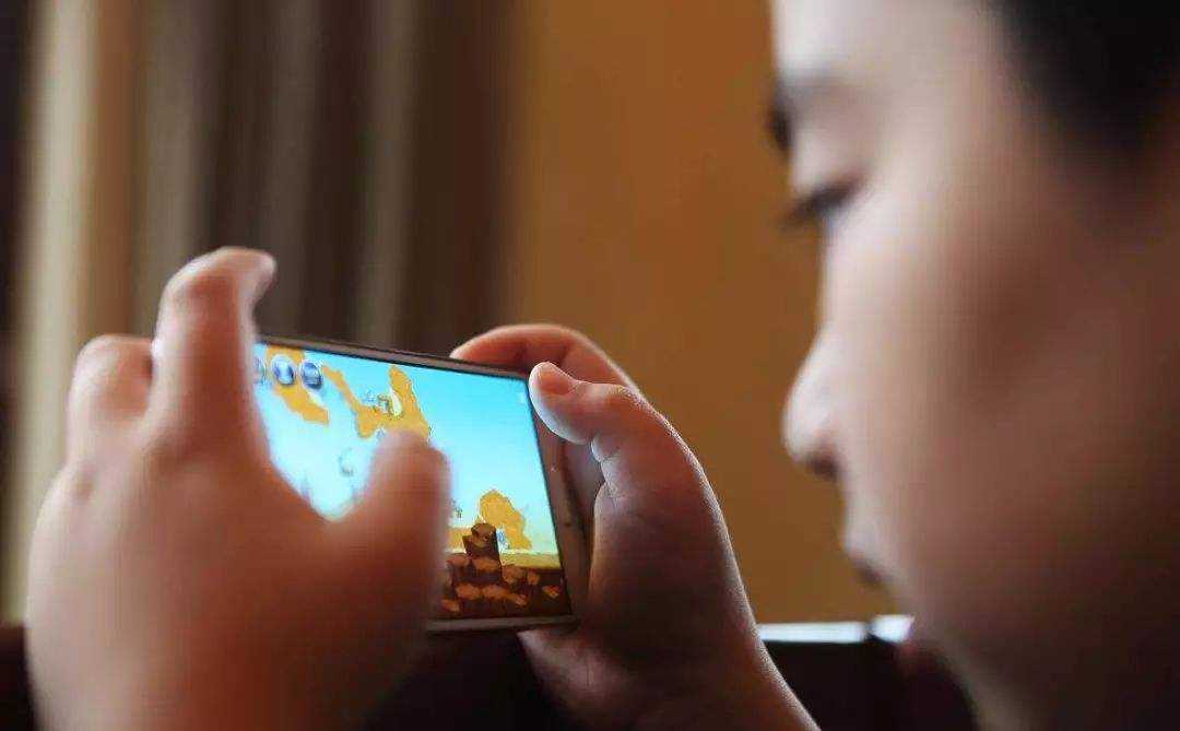 孩子沉迷手机游戏和视频？破解6大诱因，帮孩子摆脱“行为上瘾”