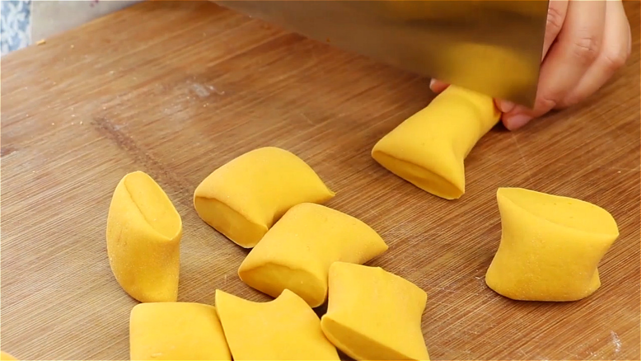 早餐不知道吃什么，试试用南瓜做，不油炸不用煎，健康营养又美味