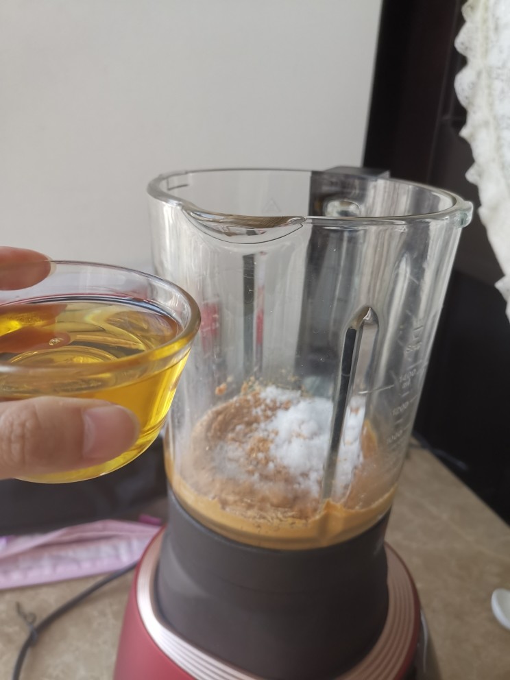 如何制作好吃的花生酱？只需这3个步骤，香气浓郁，保存一年不坏