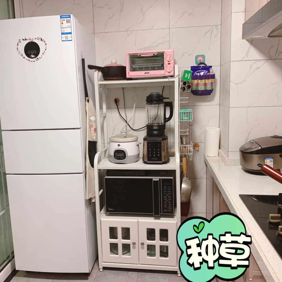 简约风新房完工入住，客厅不做吊顶也很好看，亲戚说入门被迷住了