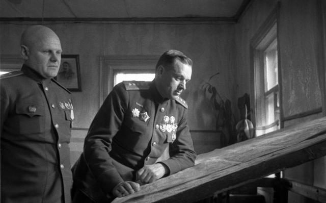 苏联名将遭小人举报，生活作风有严重问题，斯