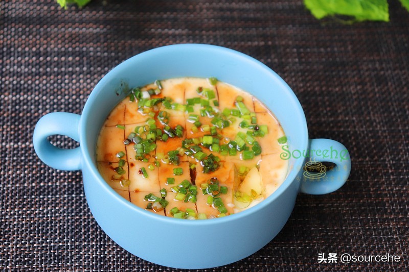 蒸鸡蛋时多加一步，鸡蛋又嫩又滑无蜂窝，鲜香味美，孩子爱吃