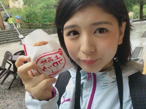 日本萌系美少女坂元叶月图片