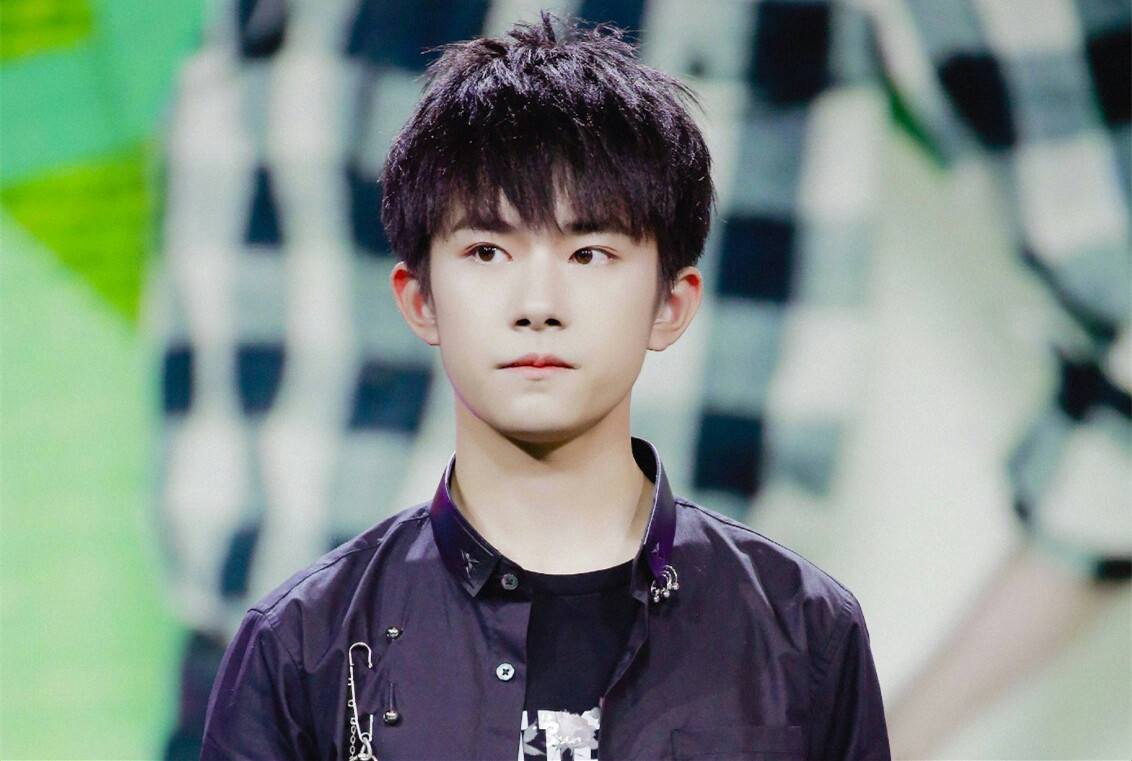 1000 royal seal ascend easy melt the magazine opens year of the title page of a thread-bound book, eyes of friend gram boy is firm and persistent, 