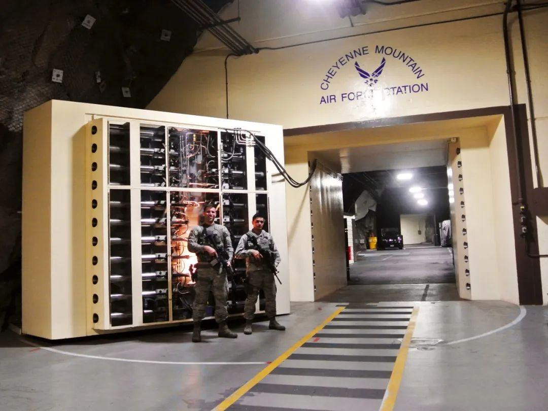 撤军果然是幌子！伊朗拿下叙边境重镇，3大劲旅杀向美军后方