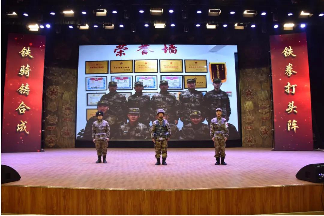 ���Ƚ����á��侯<a href=http://www.cngansu.cn/news/ target=_blank class=infotextkey>����</a>�ܶӰ���֧�� | ½����82���ž�ĳ��