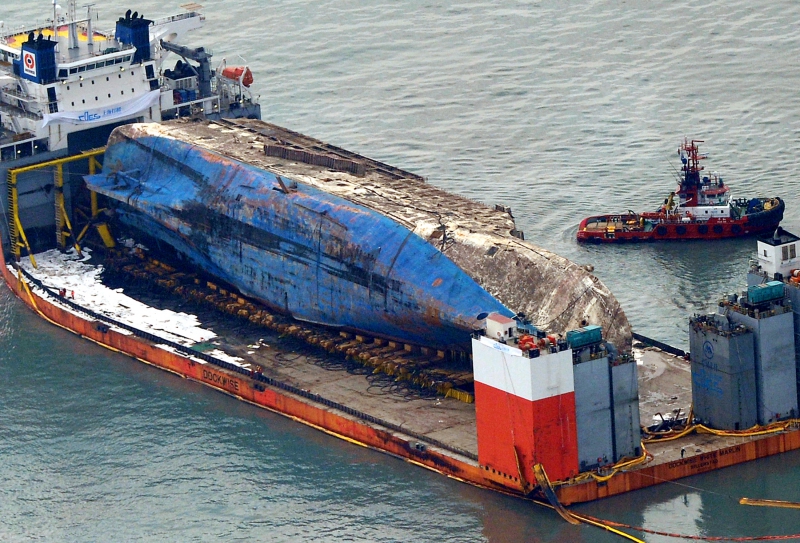 韩国第一位女总统，从闺蜜门到萨德，朴槿惠是