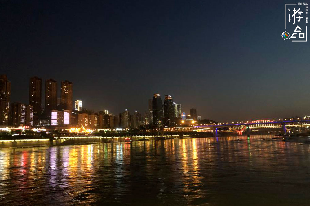 重庆两江游避坑指南：从购票选择到登船占位，每个环节都必须注意