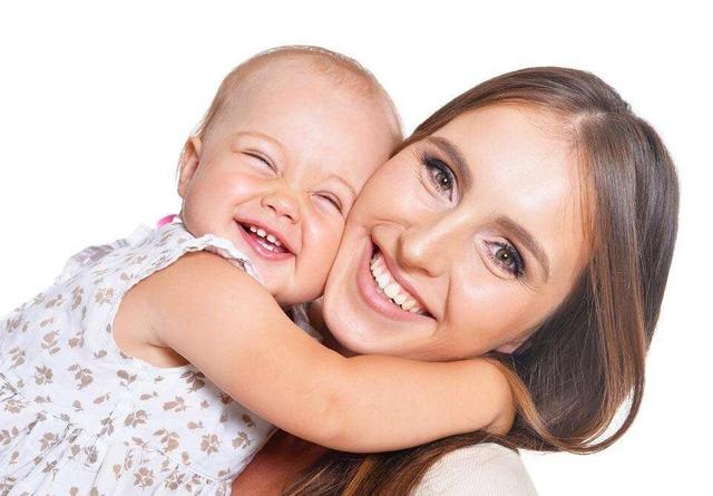 宝宝的5个举动看似粗暴，实则是对妈妈表达浓浓爱意，妈妈别误会