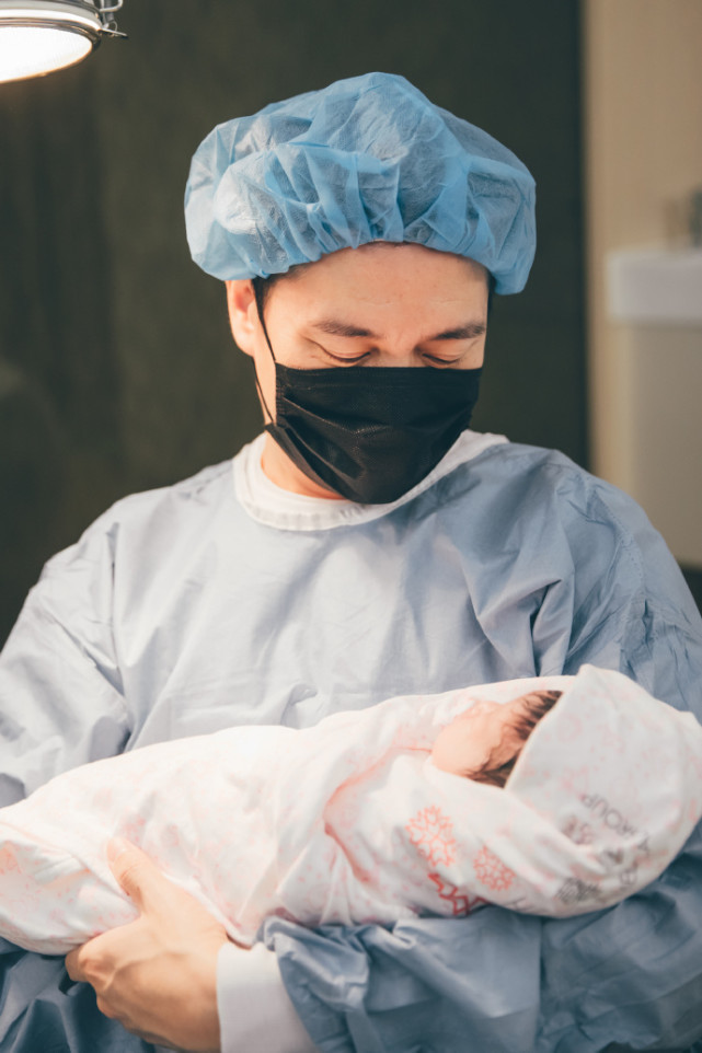 安以軒帶兒子打預防針，66演繹爆哭變臉，媽媽一旁笑出鵝叫聲