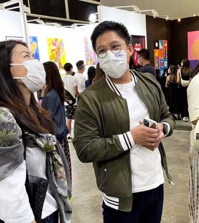 郭晶晶为婆婆庆生表感谢！打扮精致气质不俗，两人亲密合影似姐妹