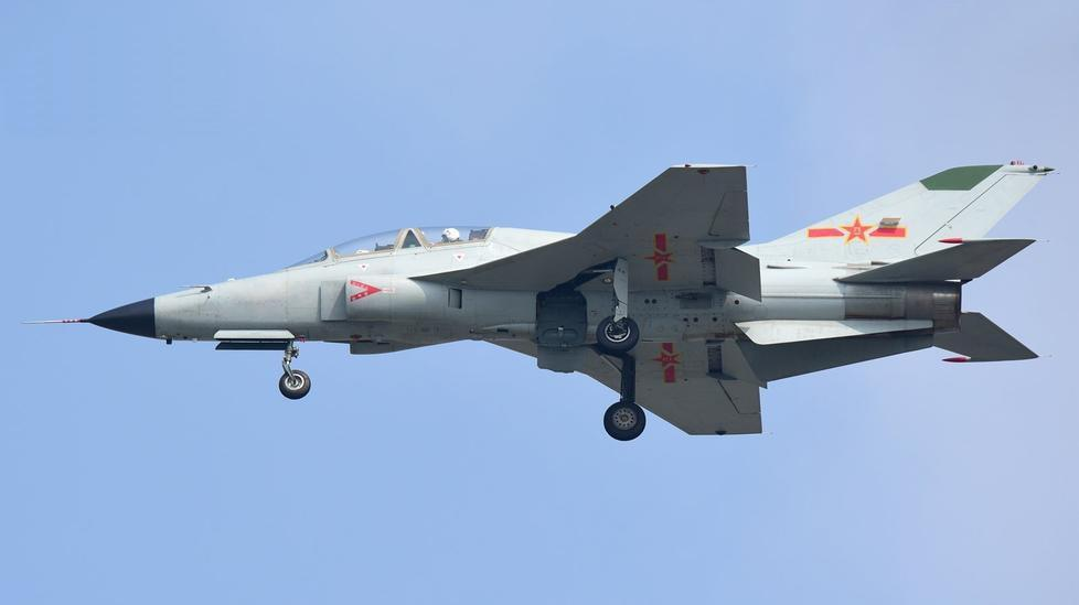 003航母新艦載機(jī)首飛？仍未安裝關(guān)鍵設(shè)備，“山鷹”入海尚有疑問(wèn)