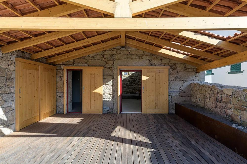 农房里的精致现代生活——葡萄牙乡村建筑改造