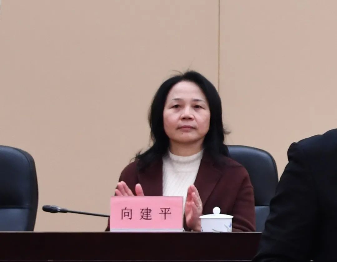 ​市五届人大常委会举行第四十次会议