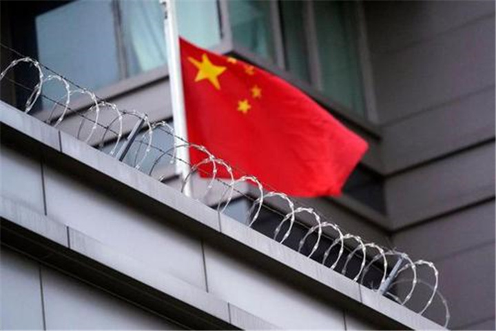 中方火力全开后，美媒喊话拜登：不要再对中国说硬话了