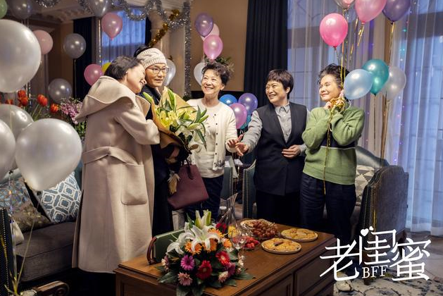 “悲情女皇”潘虹新剧开播，66岁的她至今单身无