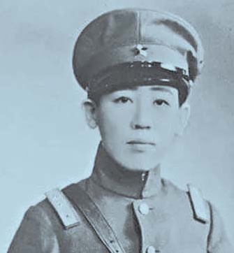 川岛芳子：被养父强暴自杀未遂，做间谍圆生父