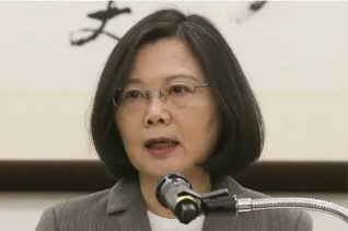 蔡英文的�關公戰秦瓊�