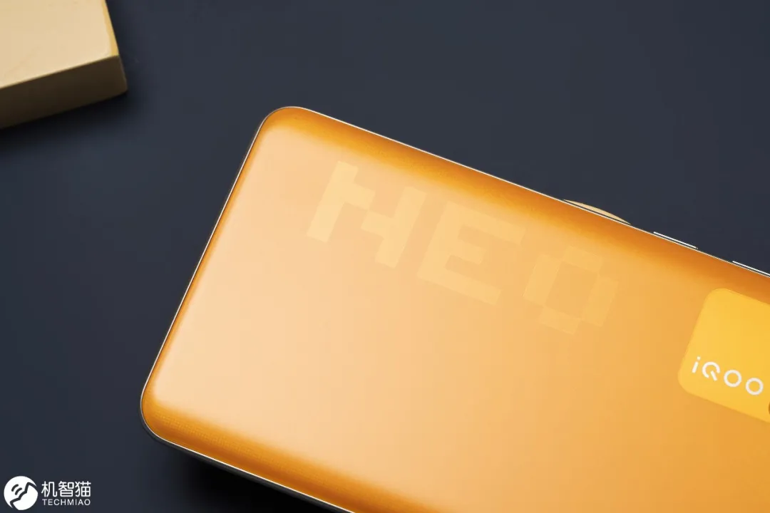 iQOO Neo5像素橙图赏：“橙意”满满的配色