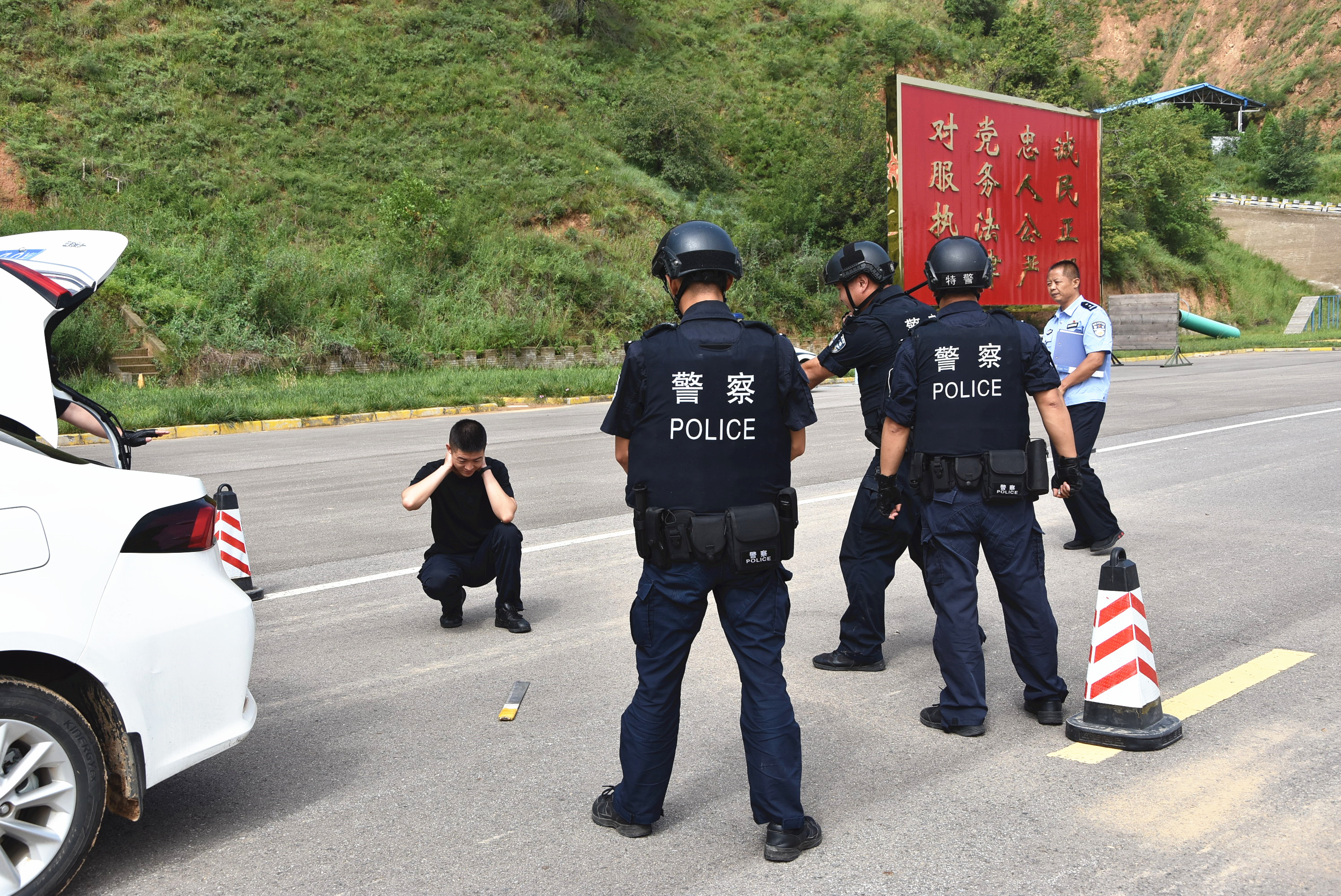 市公安局警训处来合指导公安机关警务实战教官教学法练兵比武活动