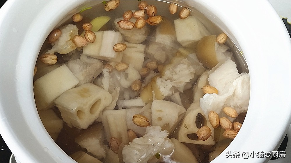 圖片[6]-秋冬季節蓮藕和豬蹄要這樣吃 配料和做法都很簡單 燉一鍋不夠吃-起舞食譜網