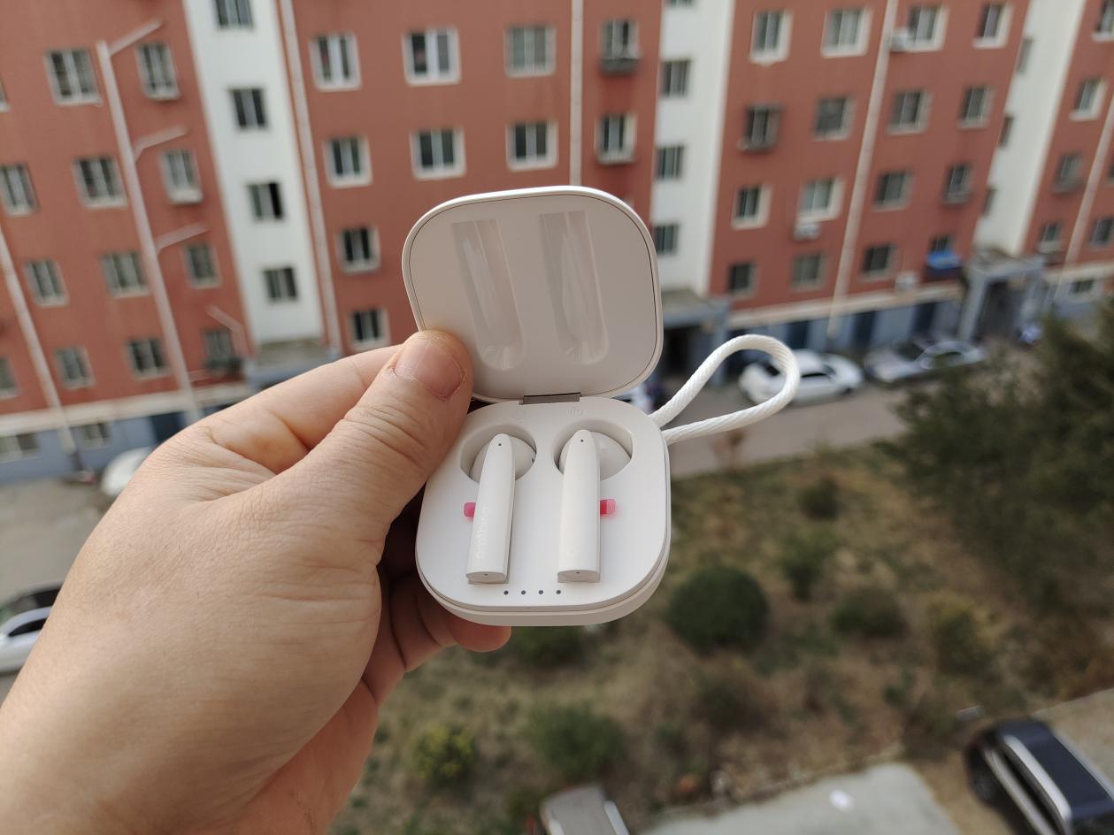我的首款无线充电蓝牙耳机——omthing小方盒上手体验