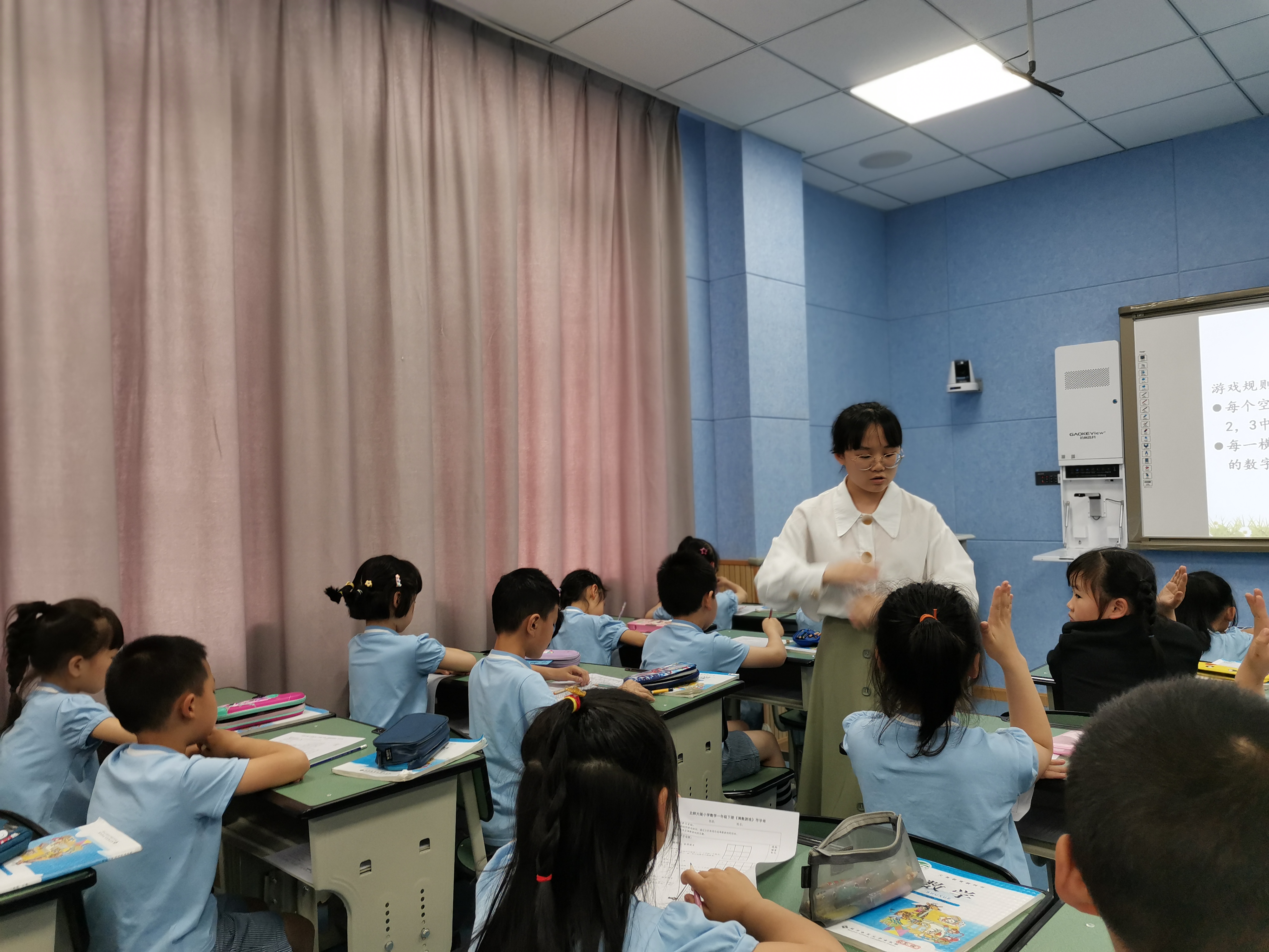 凝聚“新”力量 创造“新”成果丨双流实小东区新教师成长汇报课
