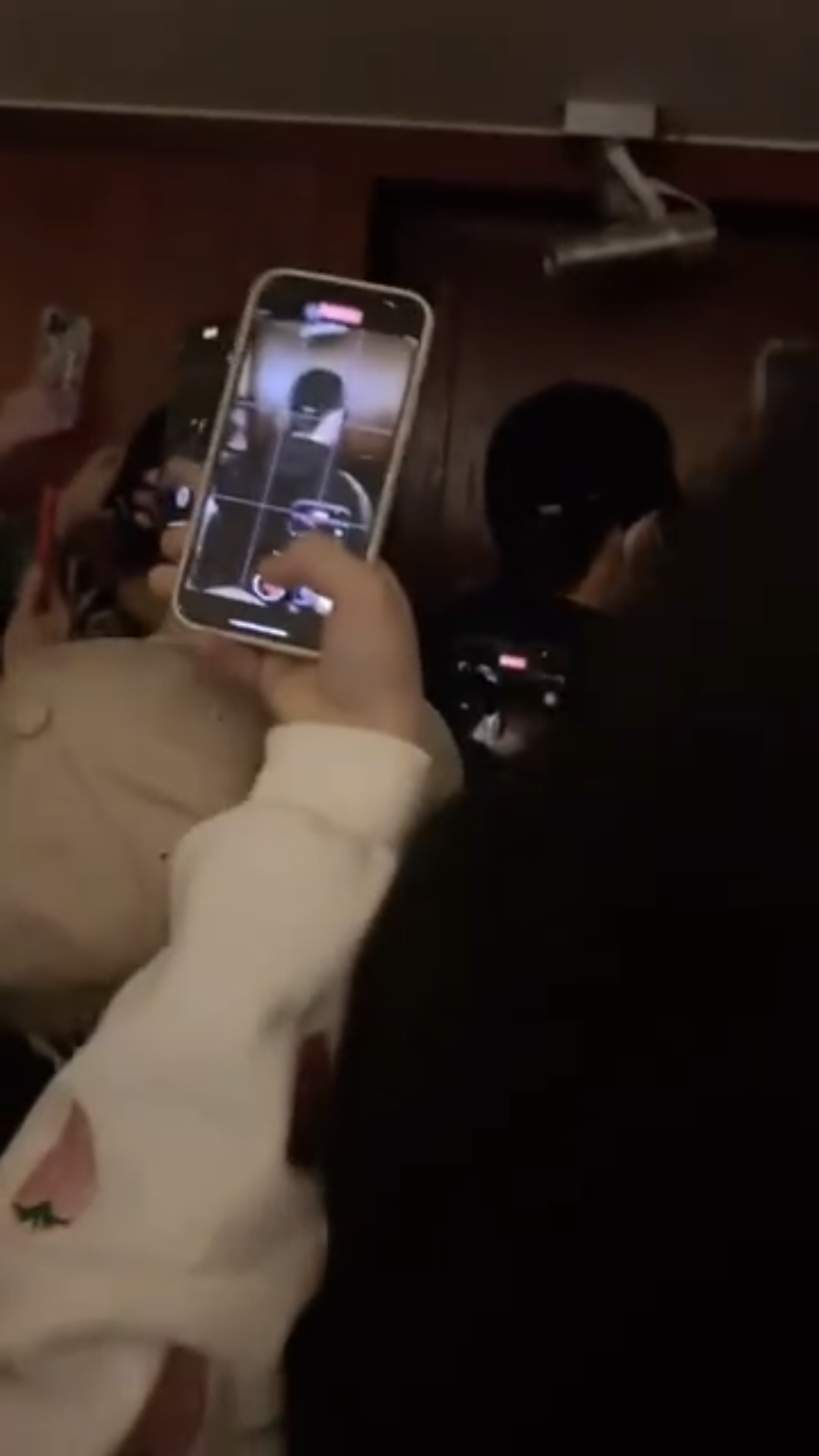 The fact that resemble battle is miserable! Knock off by bastard block up in hotel room entrance, the password returns doubt to be like be pressed to enter by chaos do not go