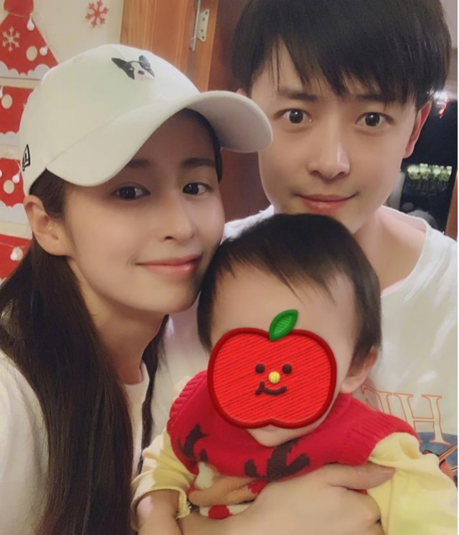 拒绝造谣！井柏然早年与付辛博亲密互动遭曲解