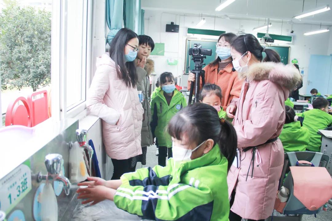 演练不松懈 提升应急防控能力丨双流区公兴小学疫情应急演练