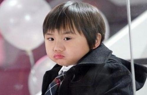 侯高俊杰：9岁搭档周杰伦上春晚，为成名父母卖房，他现状如何？