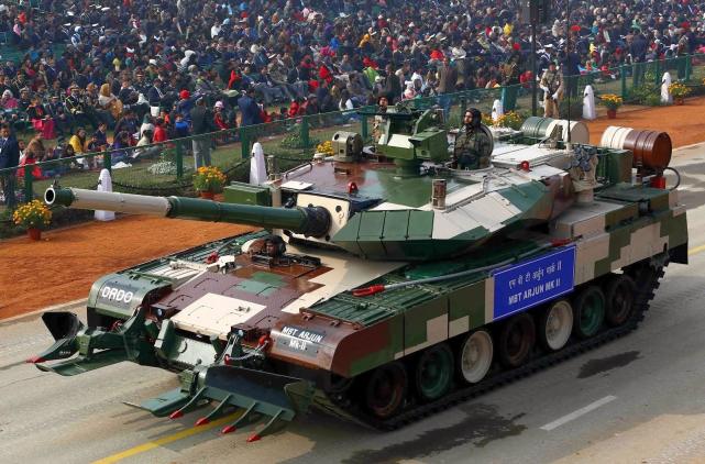 为什么美俄两国都喜欢把武器卖给印度？印度国产制造不足为惧