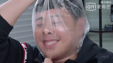 综艺中挥之不去的画面：郑爽被踹、王一博尴尬欢呼、黄子韬喷饭