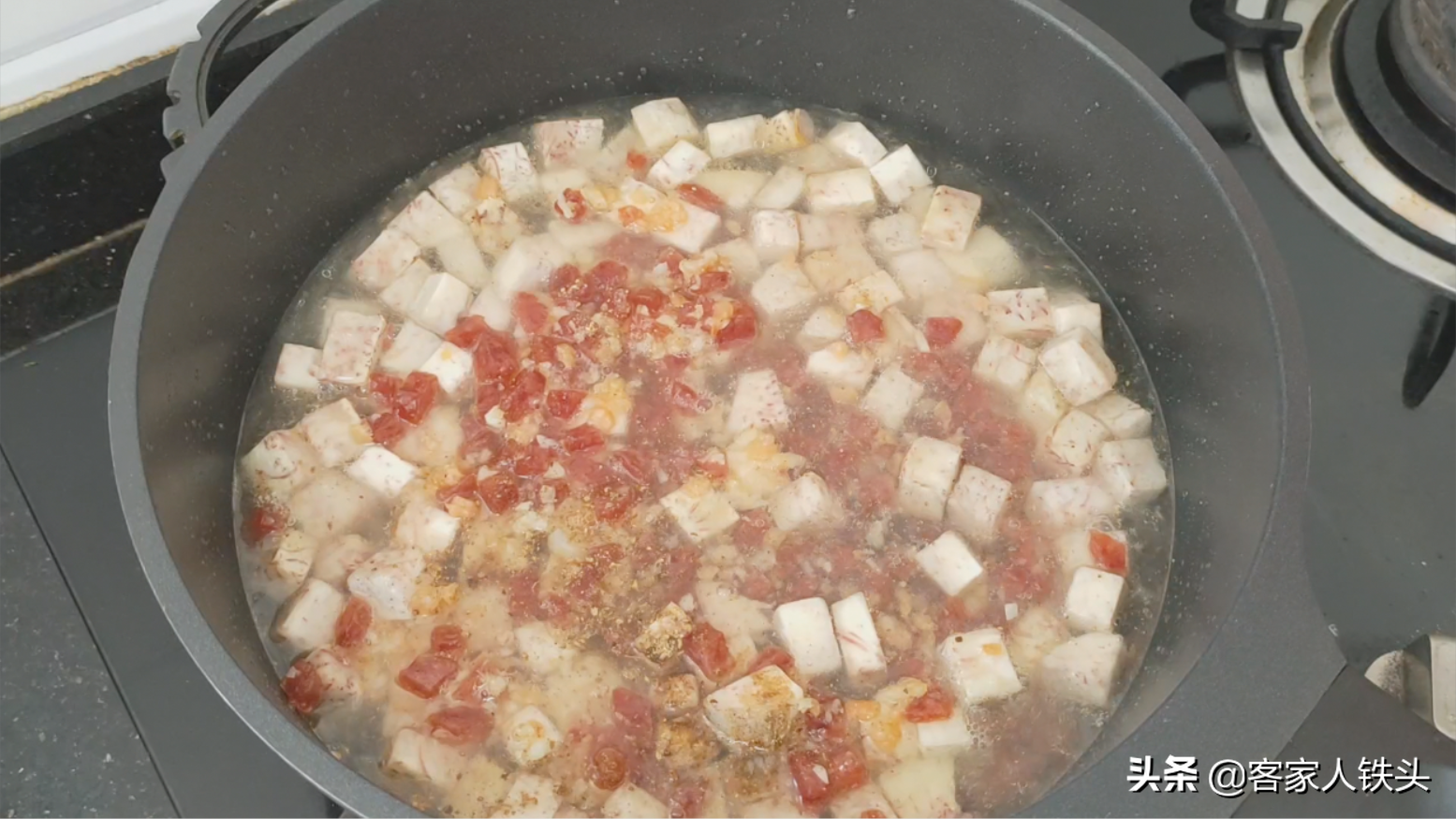 香芋这一个做法实在好吃，一次做一盘，外酥里嫩，连吃5块还想吃