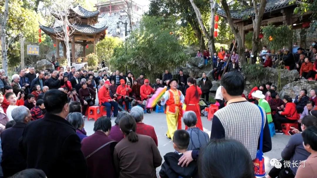 福建长汀：龙潭公园上演非遗好戏