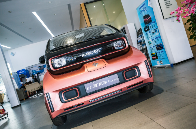 后来者居上，E300拥有的品质，竟然连Model 3都给不了