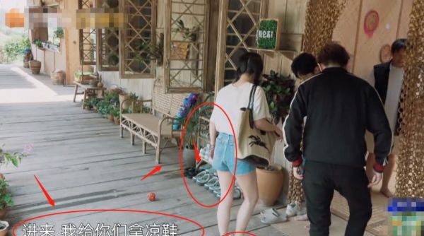 何炅头撞窗角疼到站不起来，谭松韵吓得抱住他