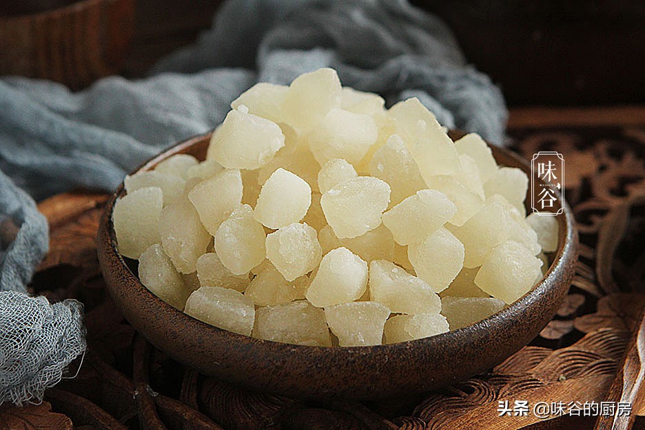 柚子皮是好寶貝，別再扔掉了，做成小零食清香甘甜，全家都愛吃