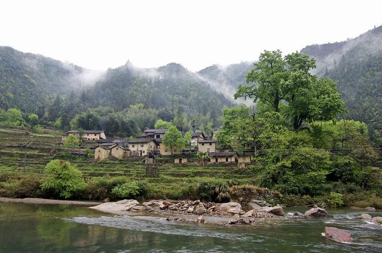 七律二首 雨中山村