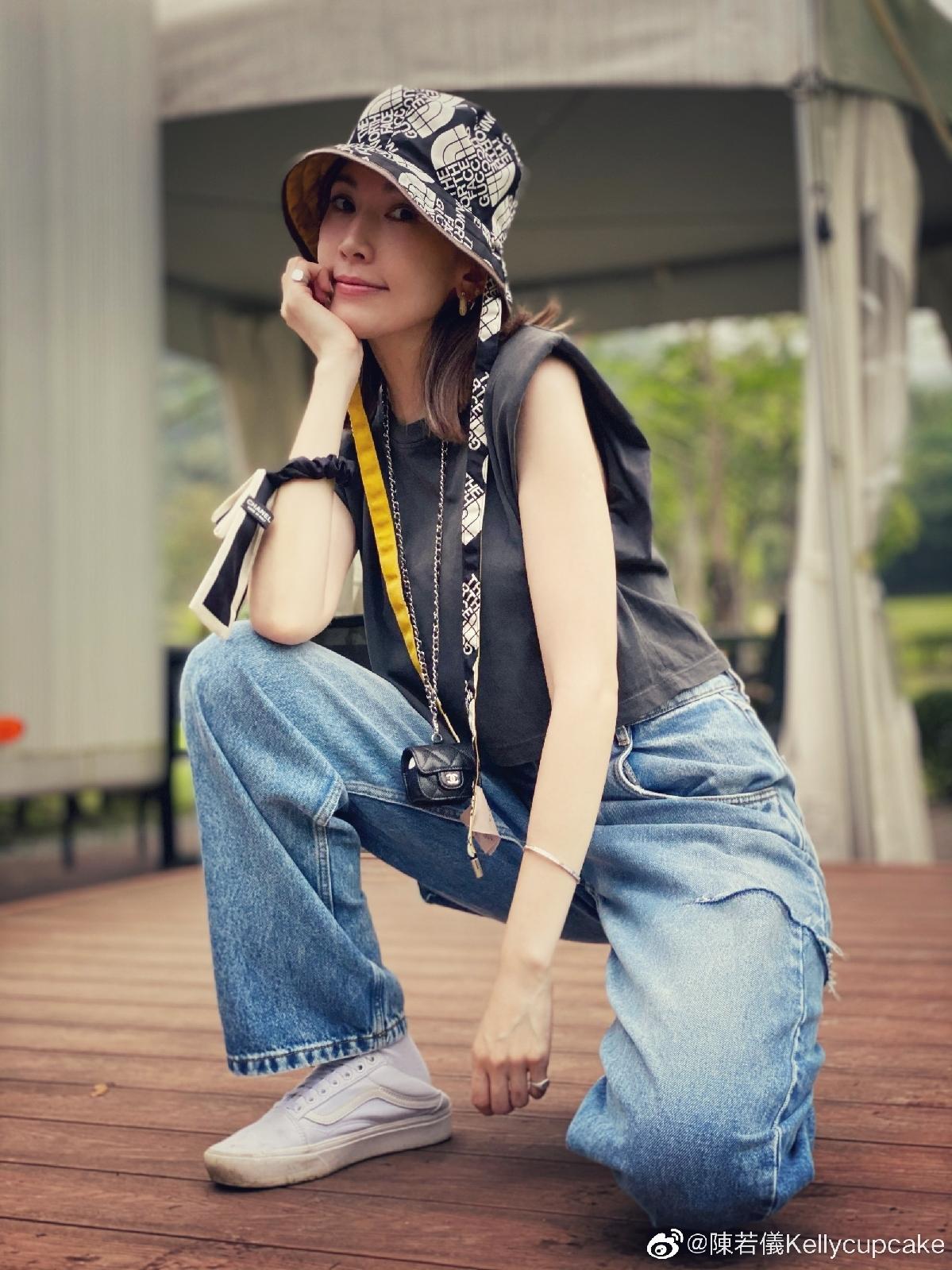 林志穎老婆帶仨兒子露營，kimi長高帥氣，貼心帶雙胞胎弟弟玩