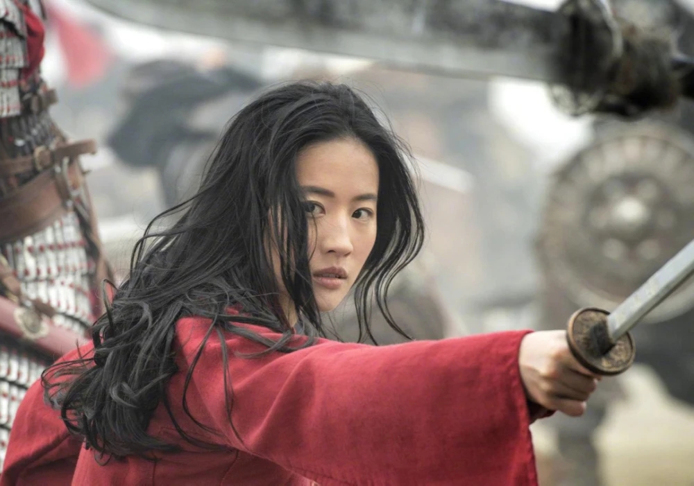 花木兰国内未上映口碑先崩塌 刘亦菲发长文感谢团队