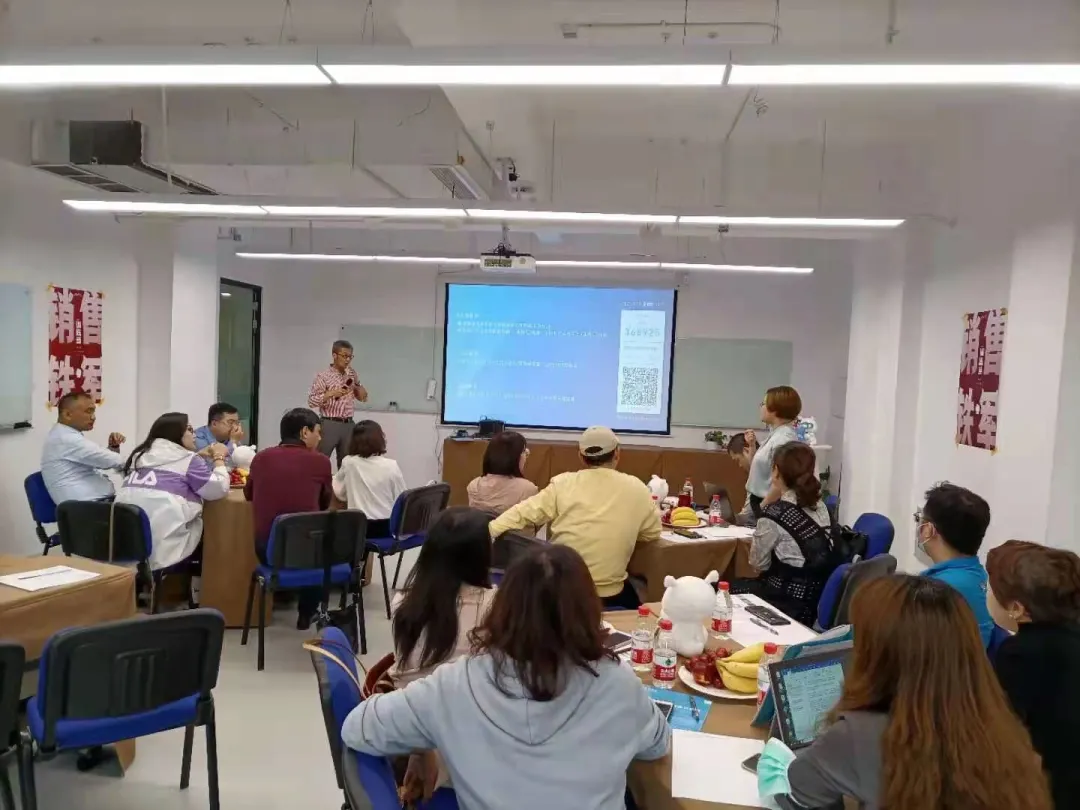 河海大学MBA上善若水班同学走进袋鼠云和网易
