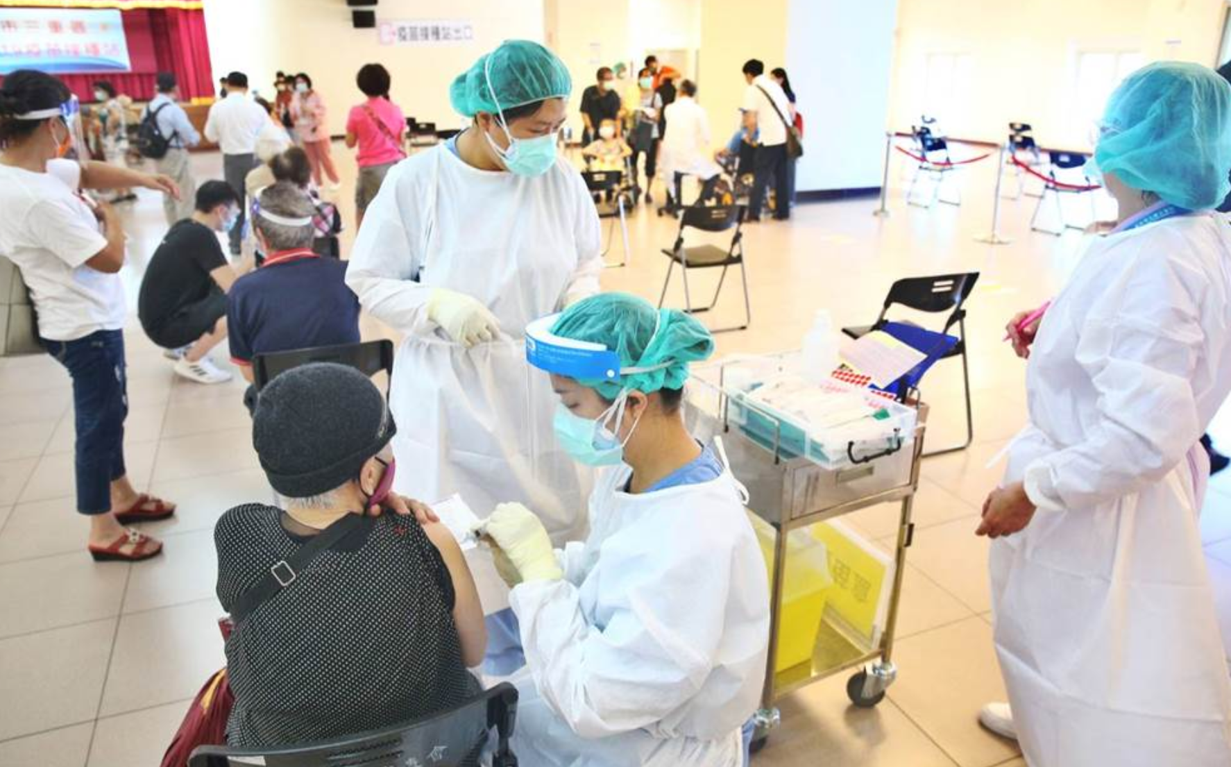 在瞞什麼？ 台灣62人打AZ疫苗後猝死民進黨公佈的資料卻越來越少