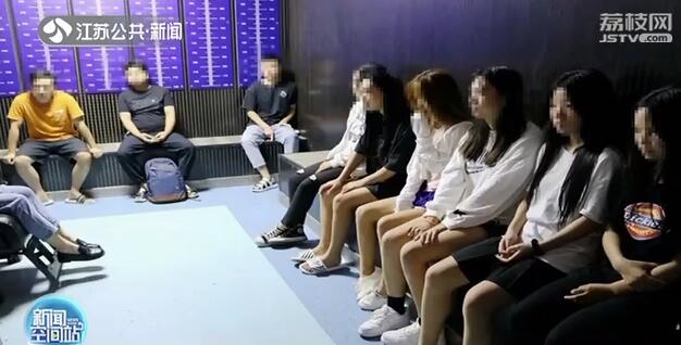 小伙和“女网友”交换1314元的定情戒指 不料对方买了个不锈钢的……