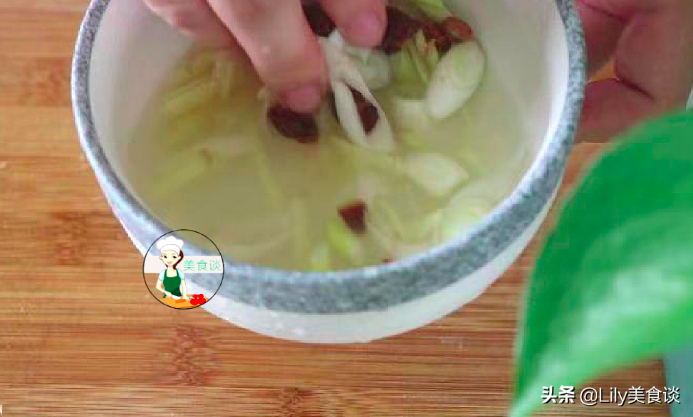 图片[7]-饺子馅做法做法步骤图 鲜嫩多汁不柴-起舞食谱网