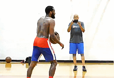 1.7億巨頭傷癒歸來！野球場5V5無人能擋，東區競爭更激烈了