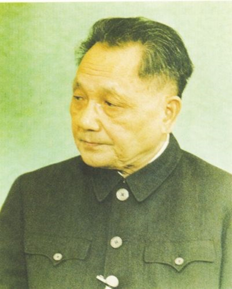 周总理手术前点名要见邓小平，邓小平后来回忆