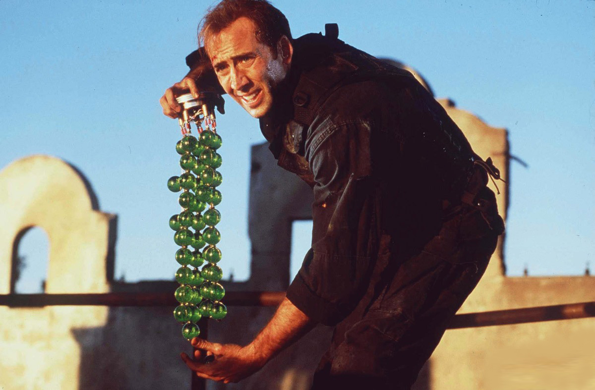 凯奇007携手火爆勇闯夺命岛英雄早被黑暗政治遗忘