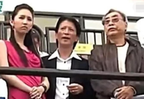 香港铺王千金让我开眼，委身大51岁老富豪，替父还债1400万