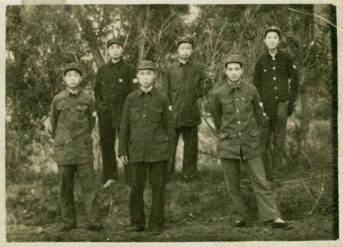 新四军组建时八个团，各以一个字为代号，合起